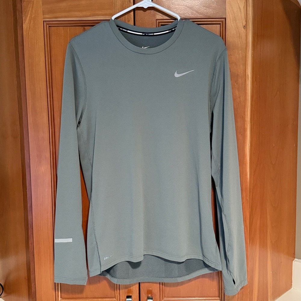Nike Running Dri-fit Men’s Long Sleeve Shirt Size Small